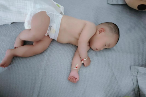 开平孕妇肚子一跳一跳